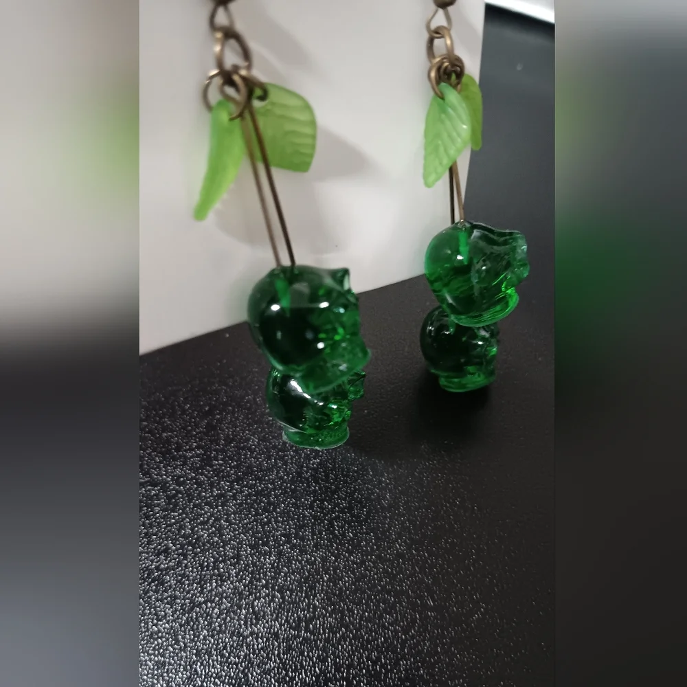 Skull Earrings (New) - Picture 5 of 6